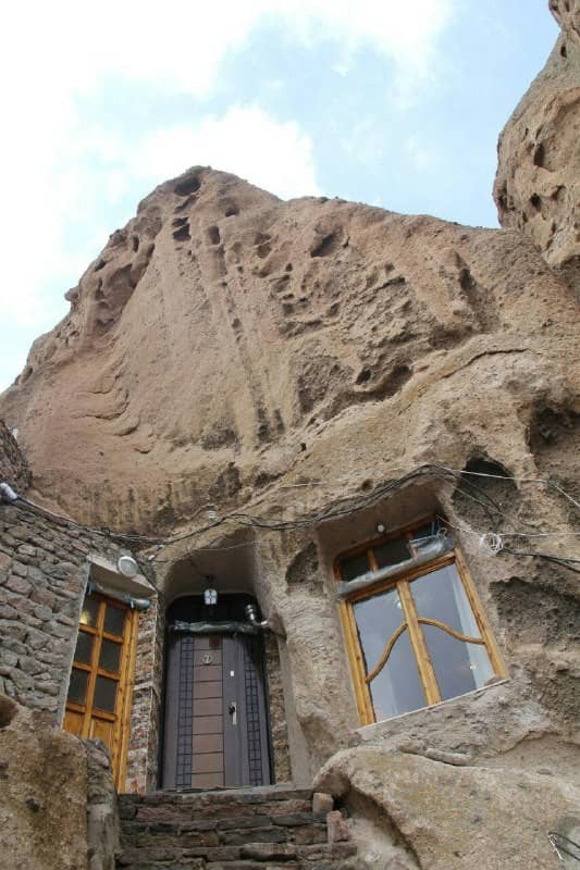 اجاره بوم‌گردی صخره‌ای در کندوان تبریز