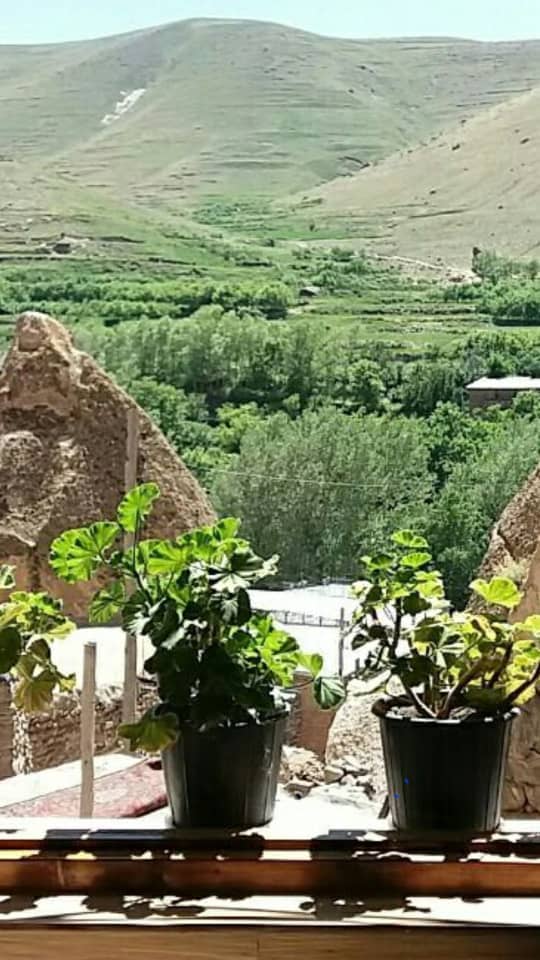 اجاره بوم‌گردی صخره‌ای در کندوان تبریز