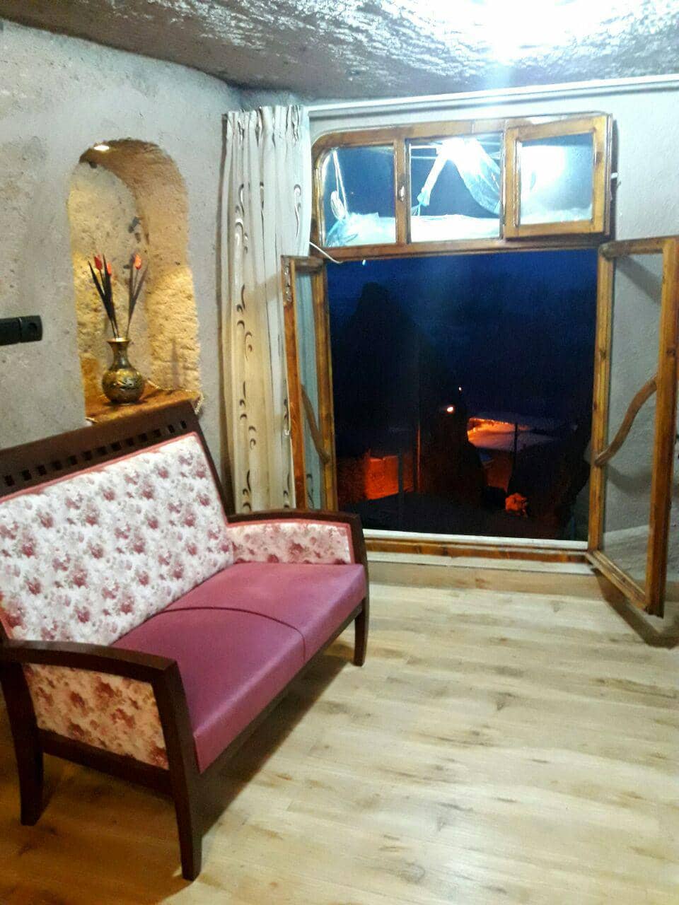 اقامتگاه صخره ای در کندوان تبریز