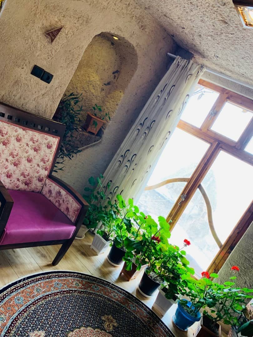 اجاره بومگردی صخرهای در کندوان تبریز