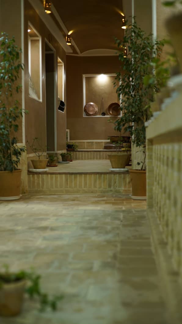 اجاره  خانه بومگردی در شهر یزد - اتاق نیلوفر