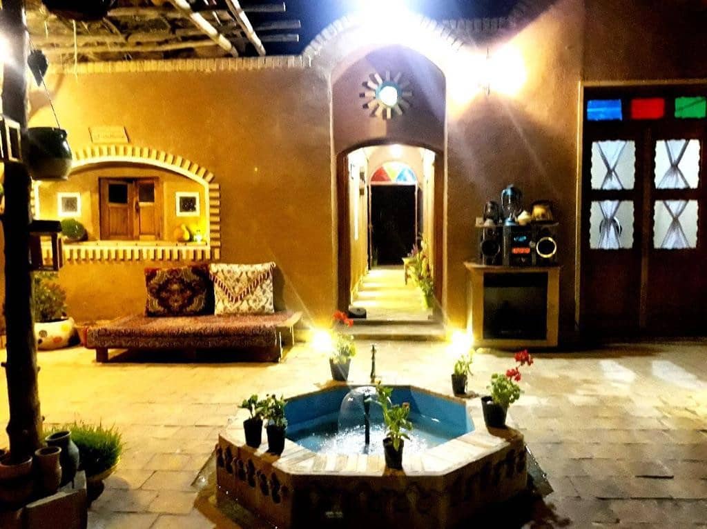 اجاره  بومگردی سنتی در یزد - لب خندق1