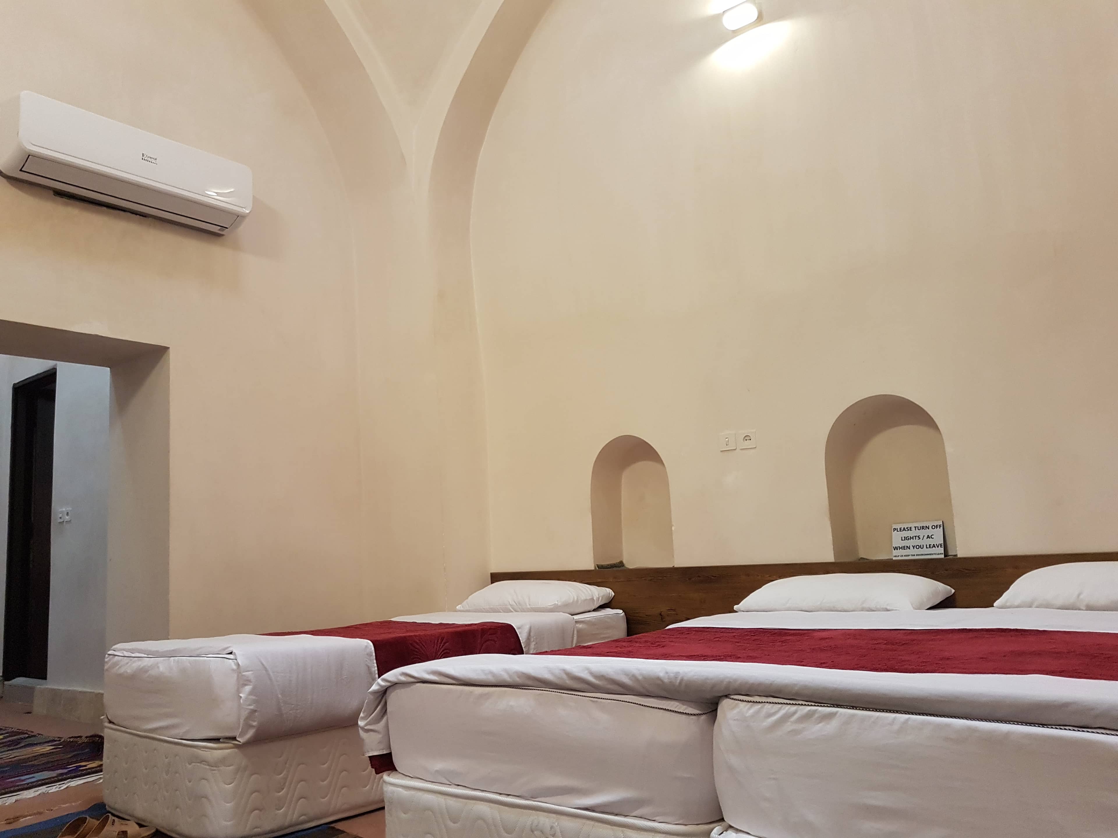 اجاره اتاق بومگردی در بسیج یزد - اتاق 5 تخته