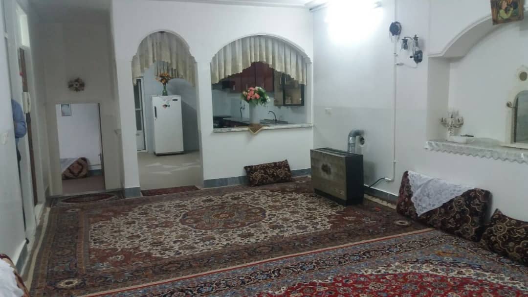 اجاره خانه مبله روزانه در ولیعصر کاشان 