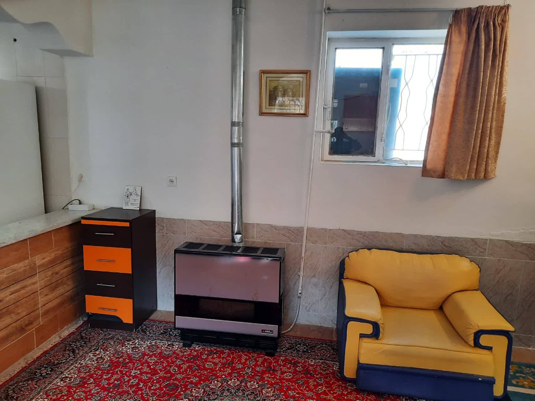 اقامتگاه بومگردی در روستای تشنیز شلمزار - سوئیت همکف