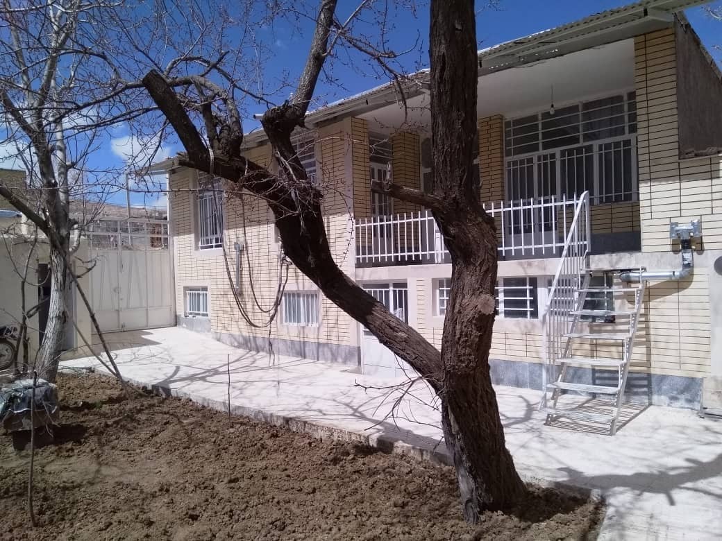 اجاره منزل ویلایی یک خوابه در خیابان مولوی سمیرم-همکف