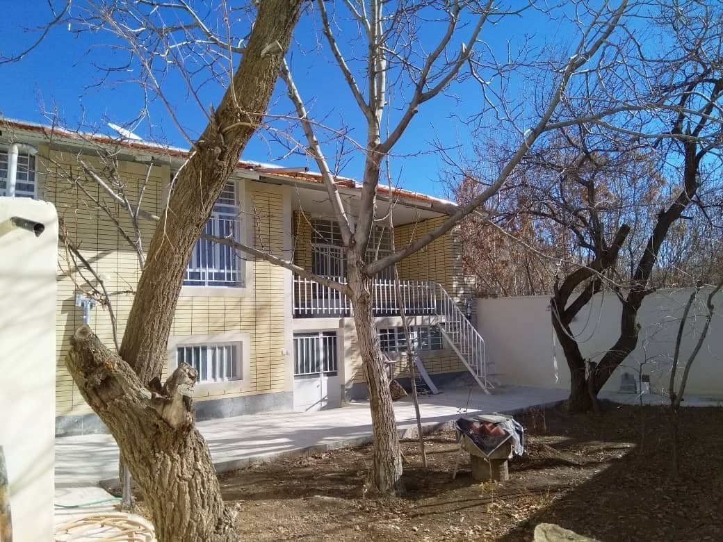 اجاره منزل ویلایی یک خوابه در خیابان مولوی سمیرم-همکف