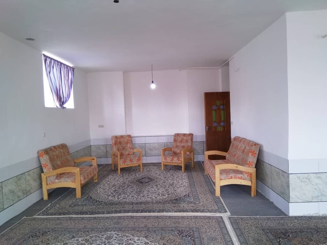 اجاره خانه ویلایی سه خوابه در خیابان مولوی سمیرم-همکف