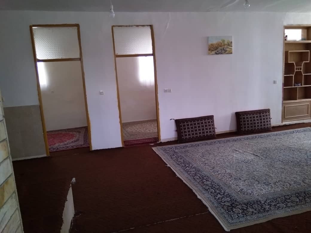 اجاره خانه ویلایی سه خوابه در خیابان مولوی سمیرم-همکف