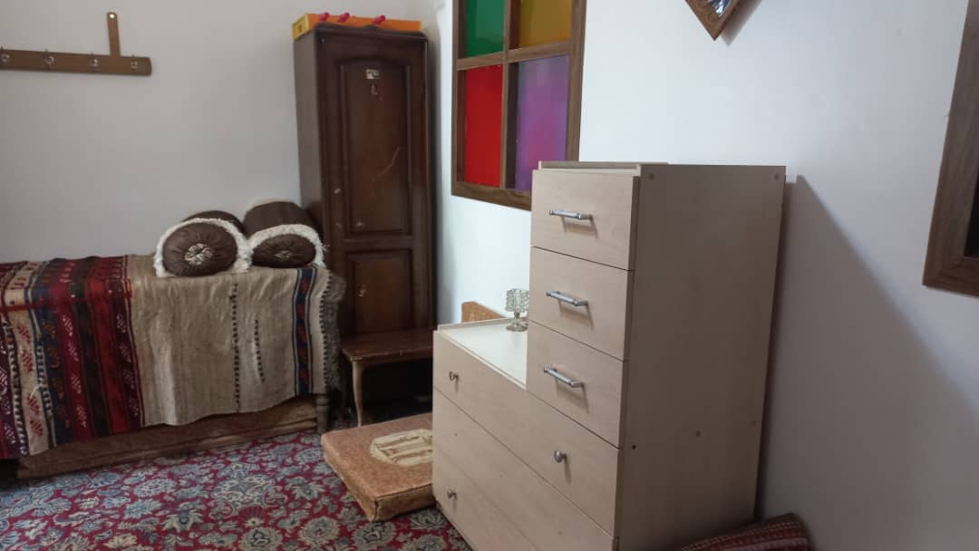 اجاره خانه مرمت شده بومگردی دو خوابه در برشنه سپیدان-تراس