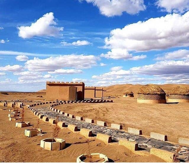 اجاره مجموعه گردشگری و پارک طبیعت گردی در یزد ی نی باد کویر زرین