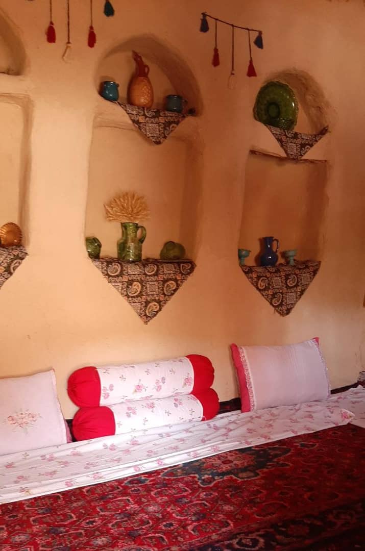 اجاره بومگردی سنتی در ملهمدره همدان - 10 متری