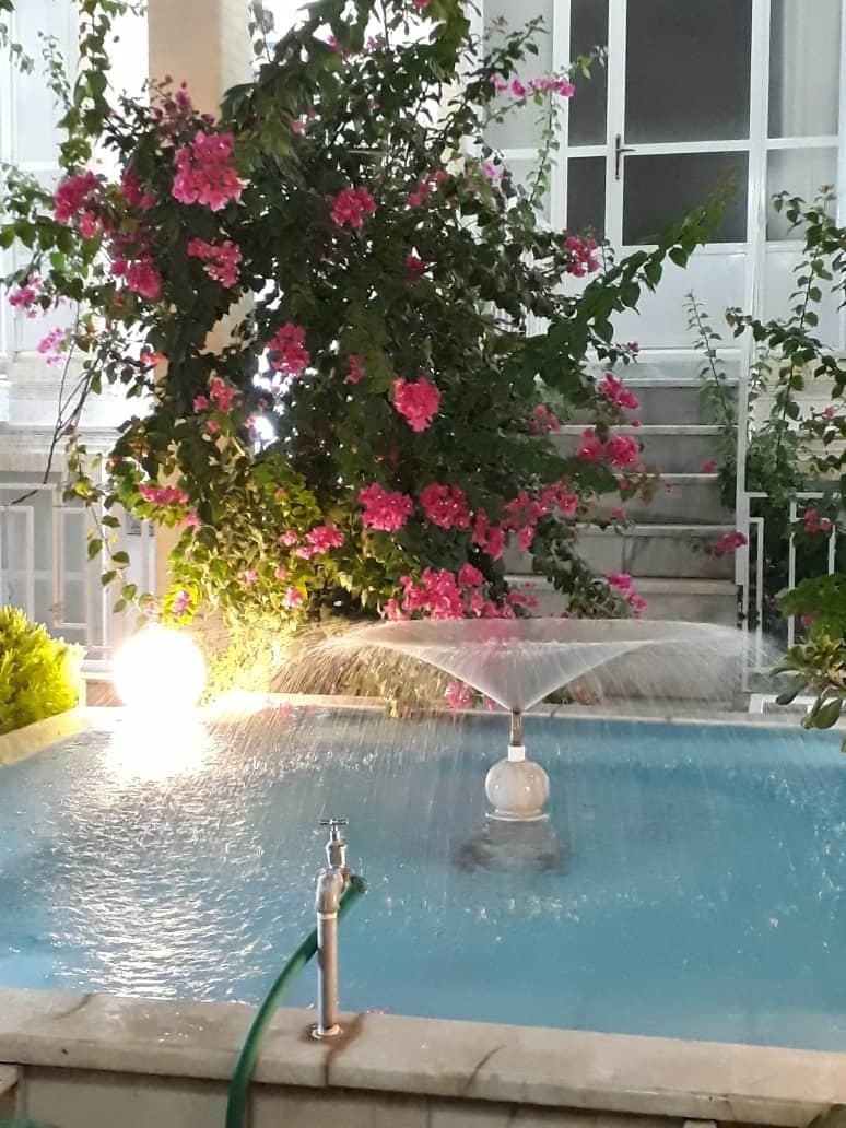 اجاره اقامتگاه سنتی در بعثت یزد - بوستان