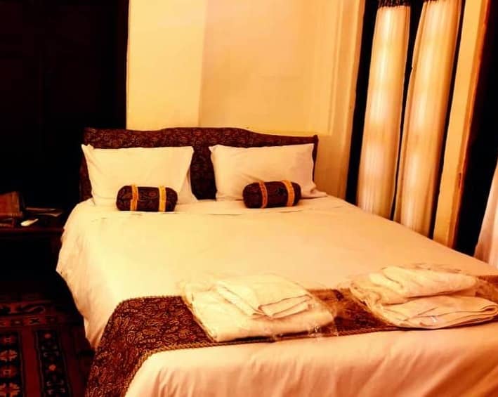 اجاره اتاق دو تخته در هتل سنتی و بومگردی در رجایی یزد - اتاق 2