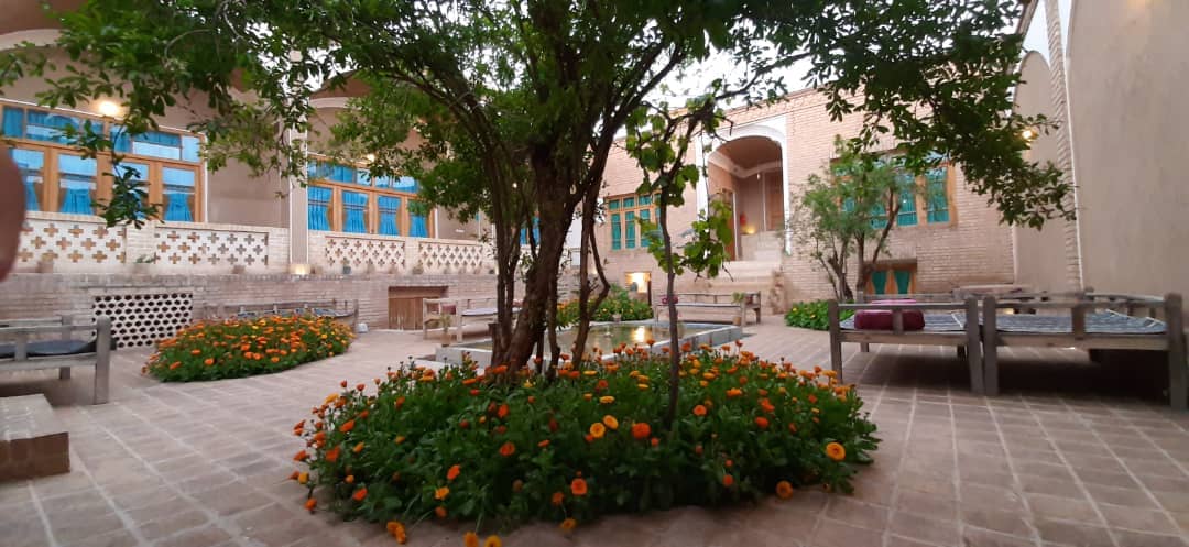 اجاره اتاق سنتی در کاشان - آویشن