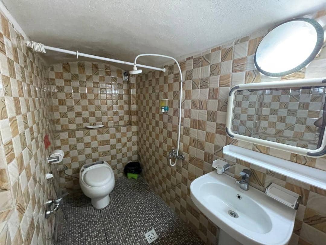 اجاره هتل سنتی  دوتخته تویین در شیراز-104