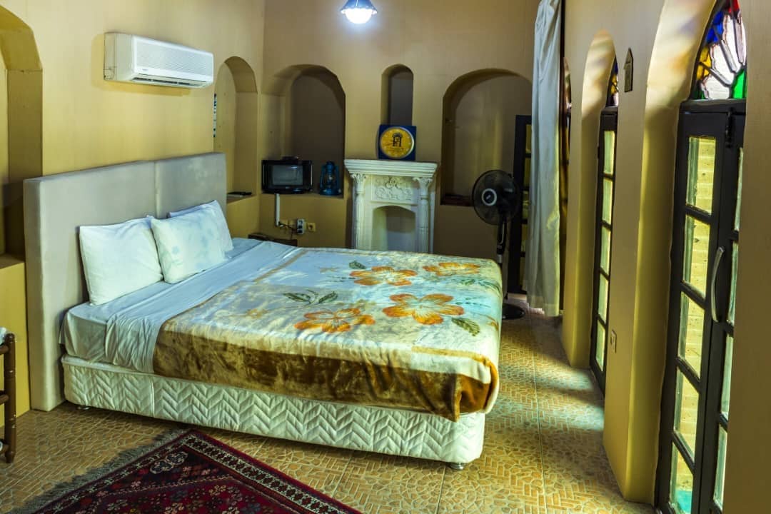 اجاره  هتل آپارتمان  سنتی ارزان در شیراز-1