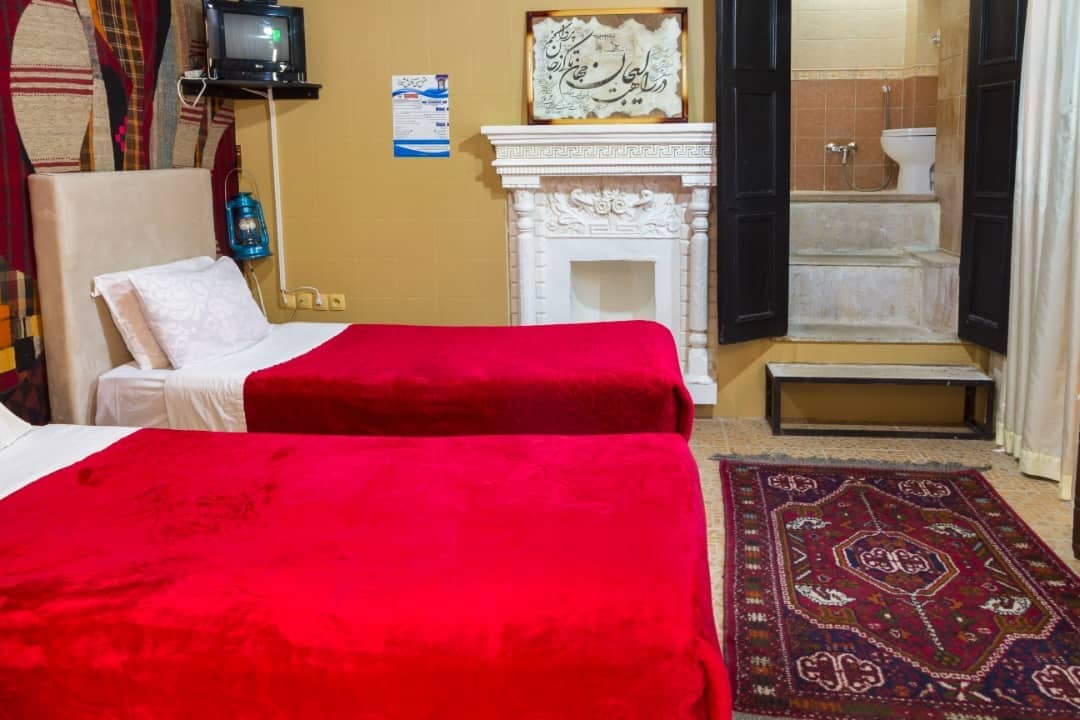 اجاره اقامتگاه سنتی در شیراز-11