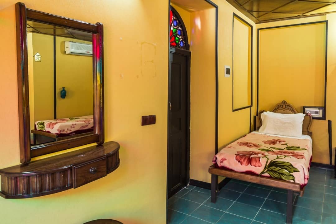 اجاره هتل سنتی در شیراز-110