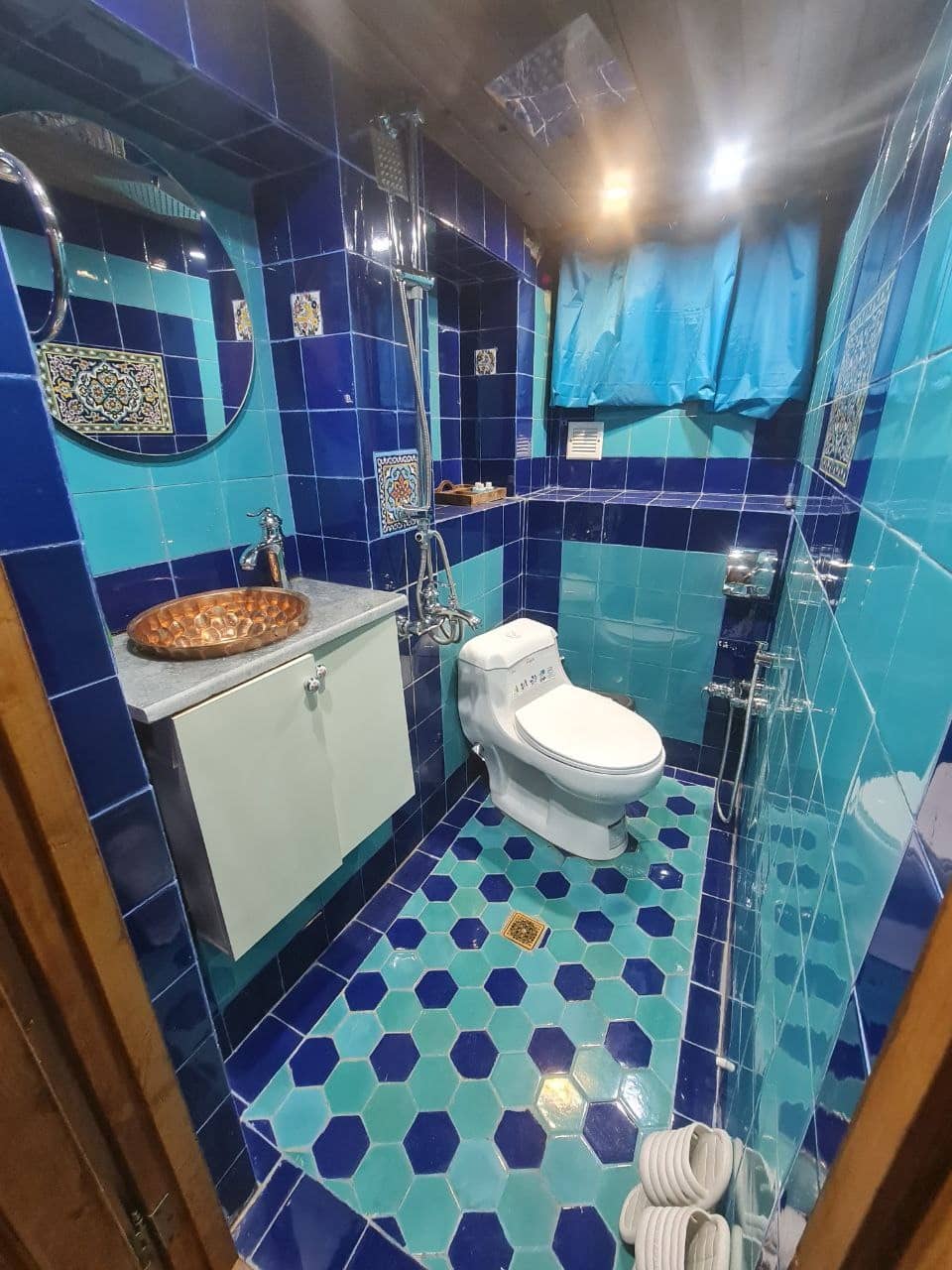 اجاره اتاق سنتی در نقش جهان اصفهان - ارحام صدر