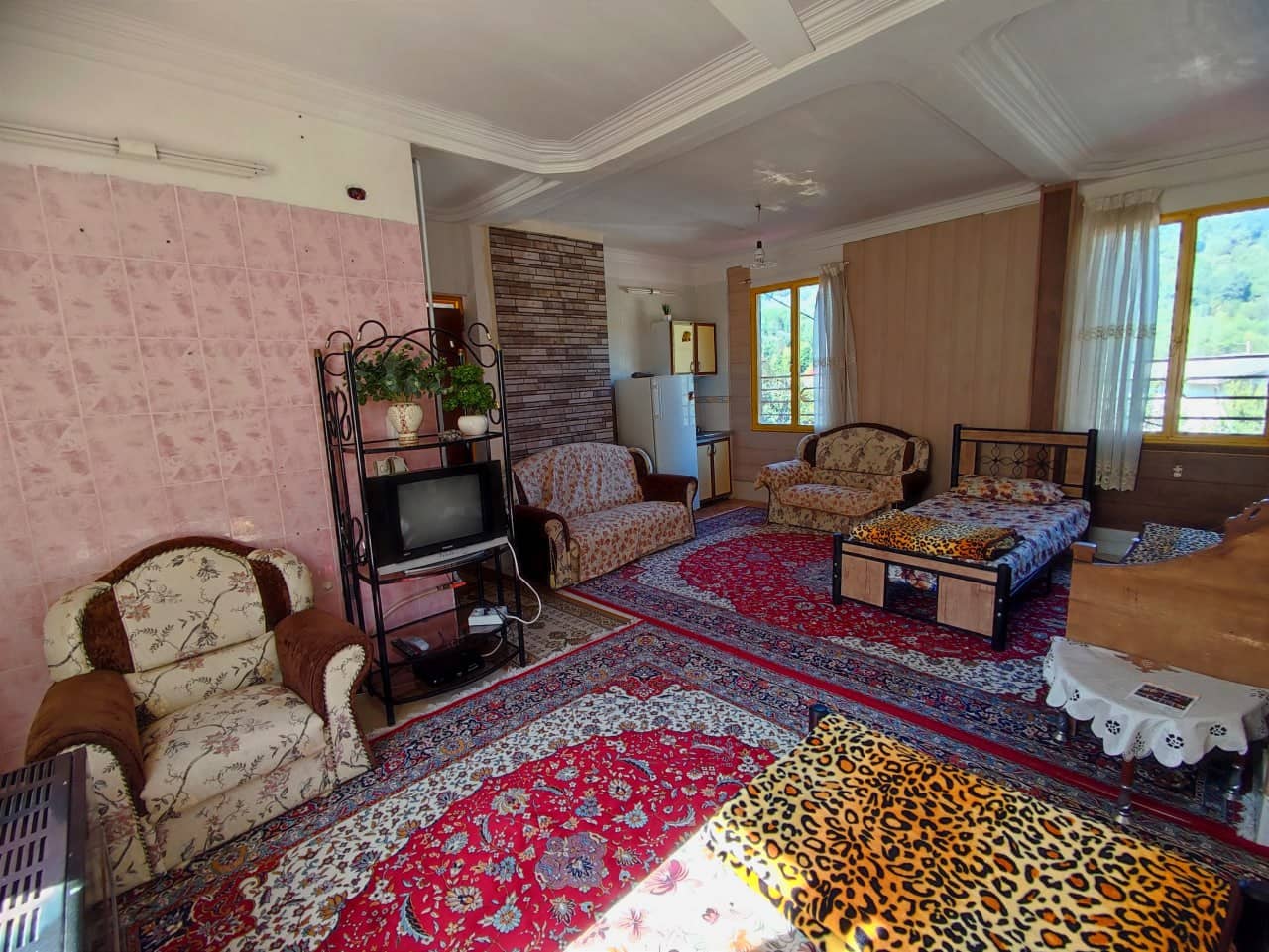 اجاره سوئیت جنگلی در روستای جمشیدآباد  زیر آب- 201 ارغوان