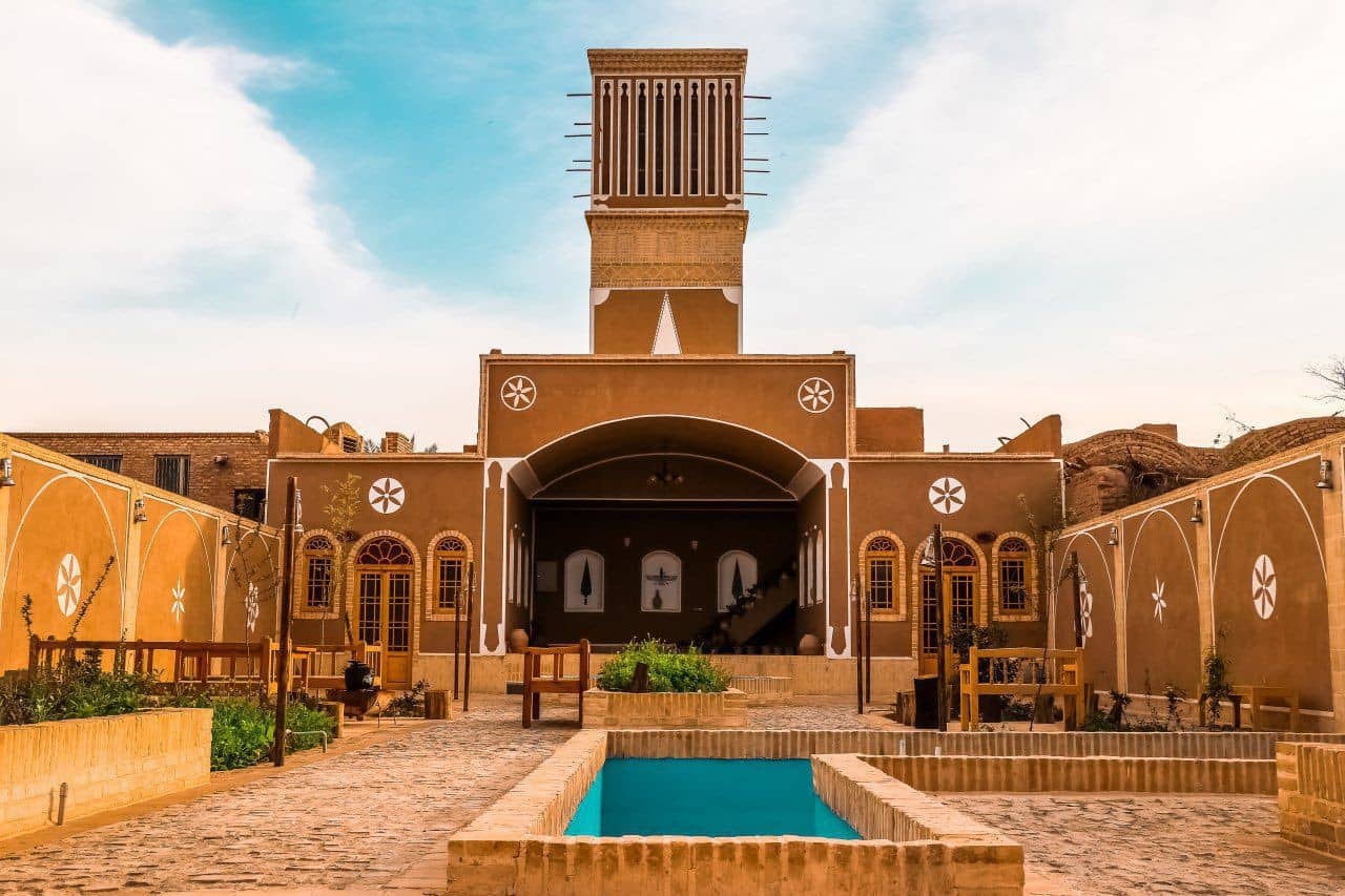 اجاره اتاق سنتی وهمن در شاهدیه یزد