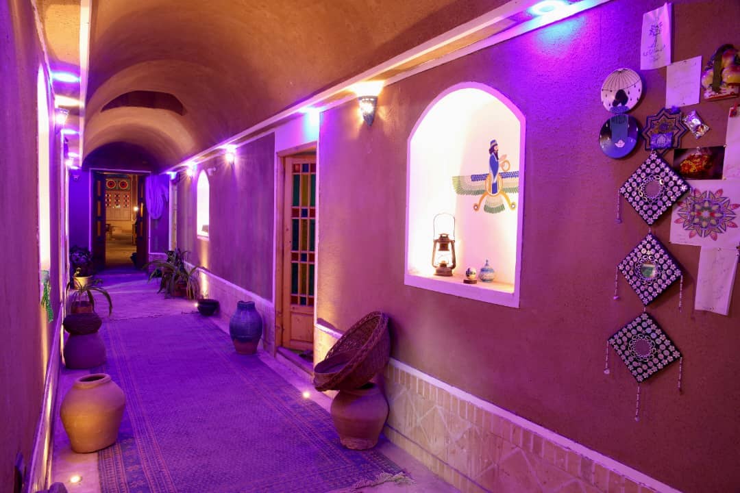 اجاره اتاق سنتی وهمن در شاهدیه یزد