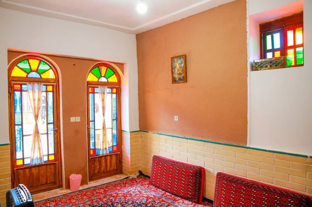 اجاره بومگردی سنتی ارزان قیمت در نراق -واحد4