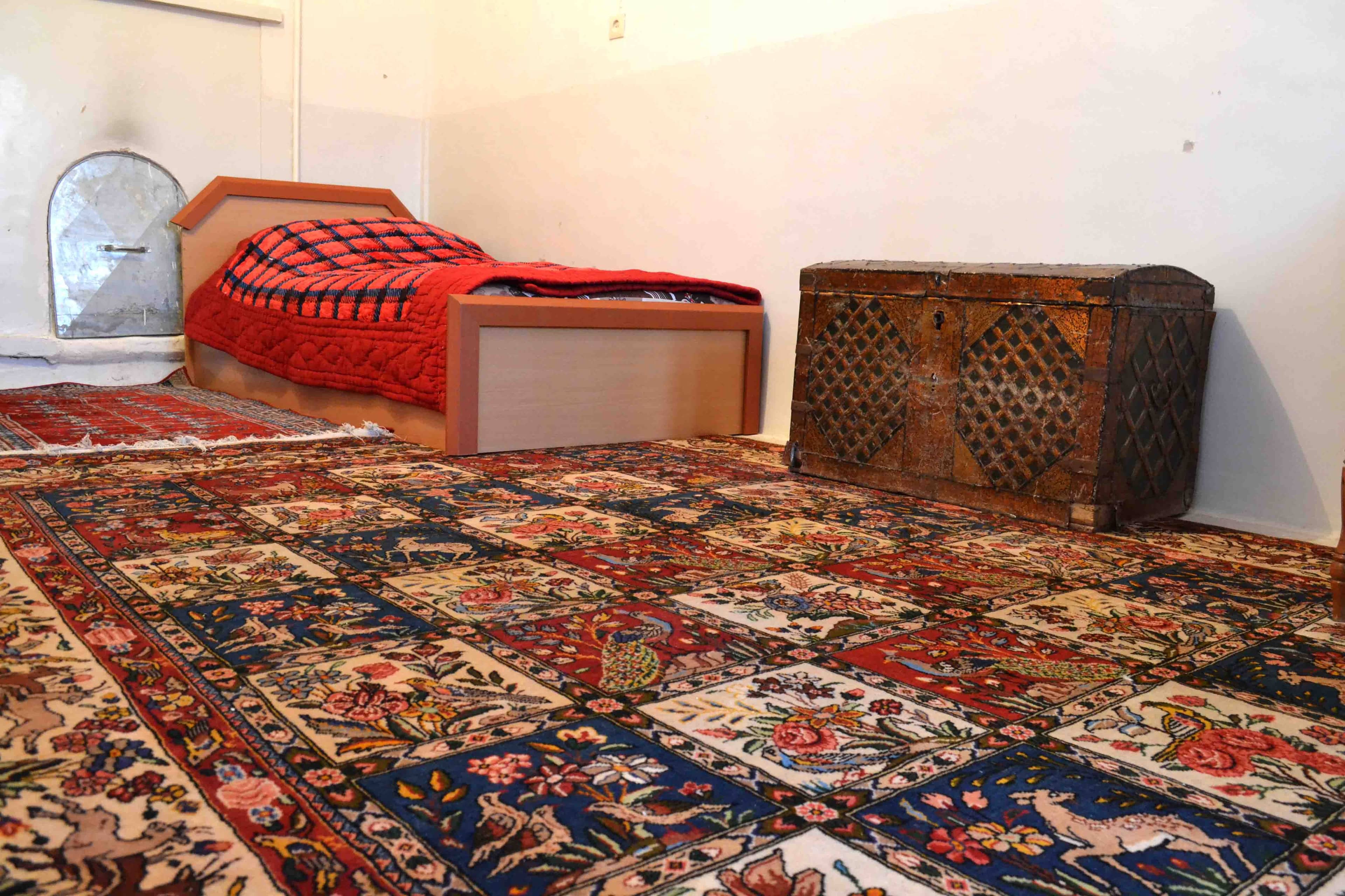 اجاره اتاق سنتی در حسین آباد نایین - کنجی