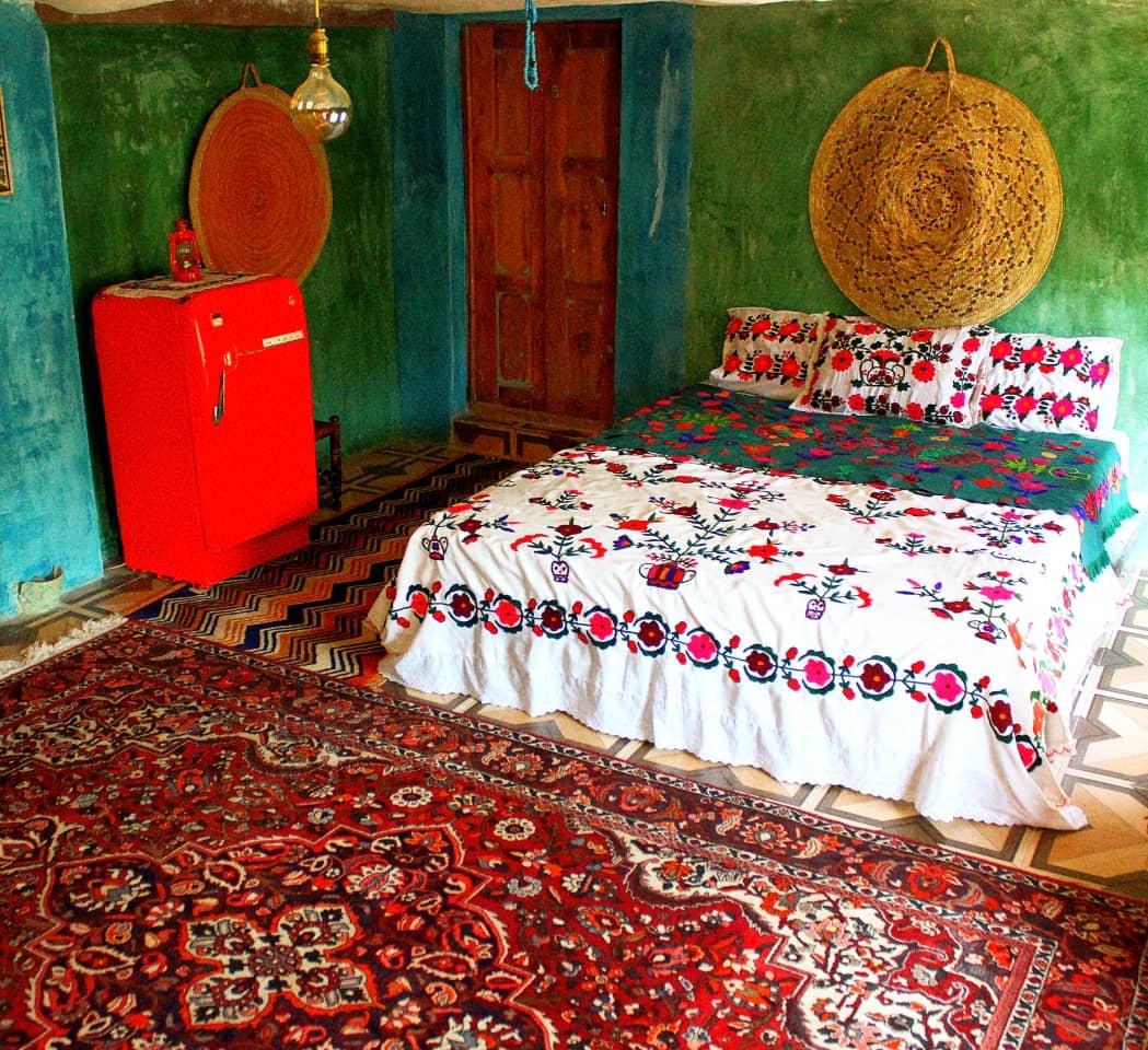 اجاره بومگردی سنتی زند شیراز - رنگارنگ vip