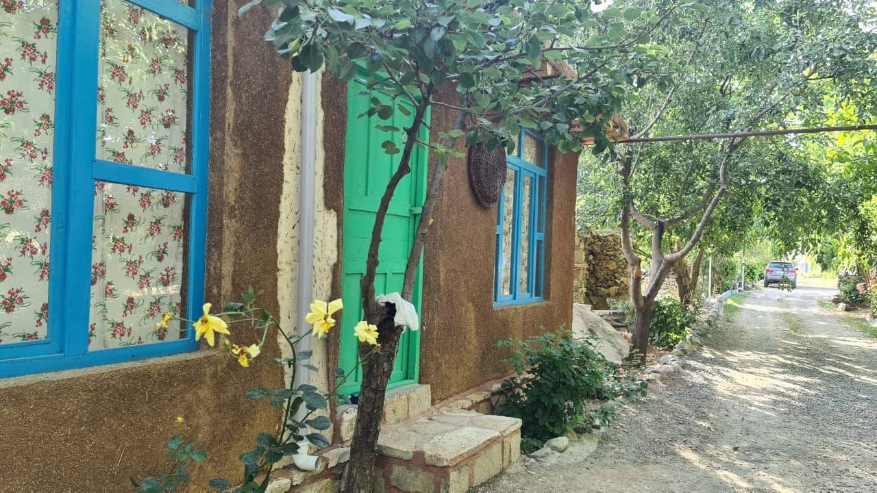 اجاره اتاق بومگردی در جاده الک کامیاران - 20 متر