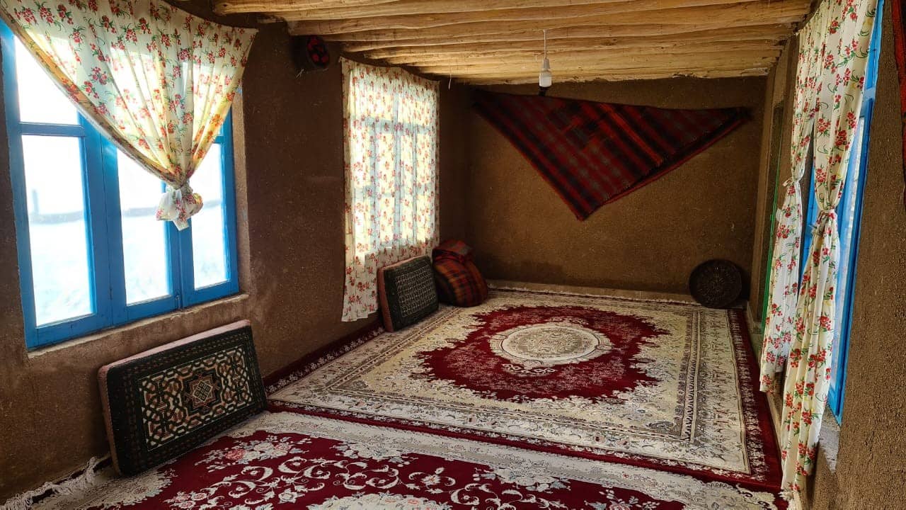 اجاره اتاق بومگردی در جاده الک کامیاران - 20 متر