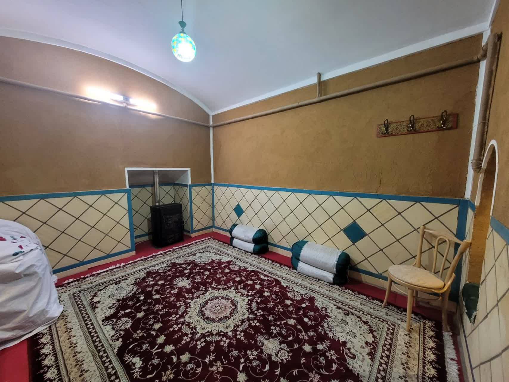 اجاره اقامتگاه بومگردی مستردار در ملا فتح اله کاشان - زمرد