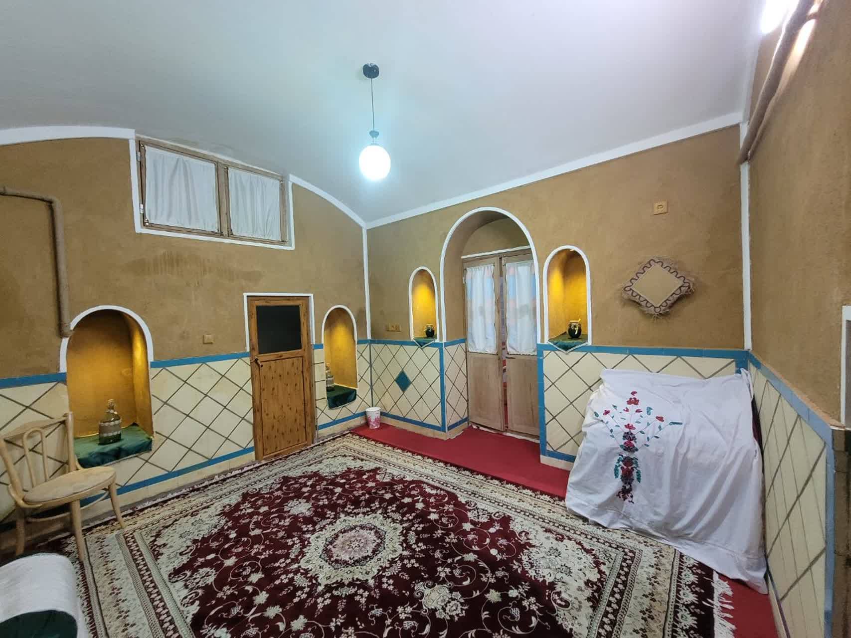 اجاره اقامتگاه بومگردی مستردار در ملا فتح اله کاشان - زمرد