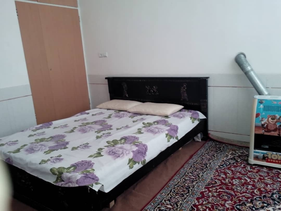 اجاره آپارتمان مبله یک خوابه در شهیدمطهری نایین-طبقه اول60 متری