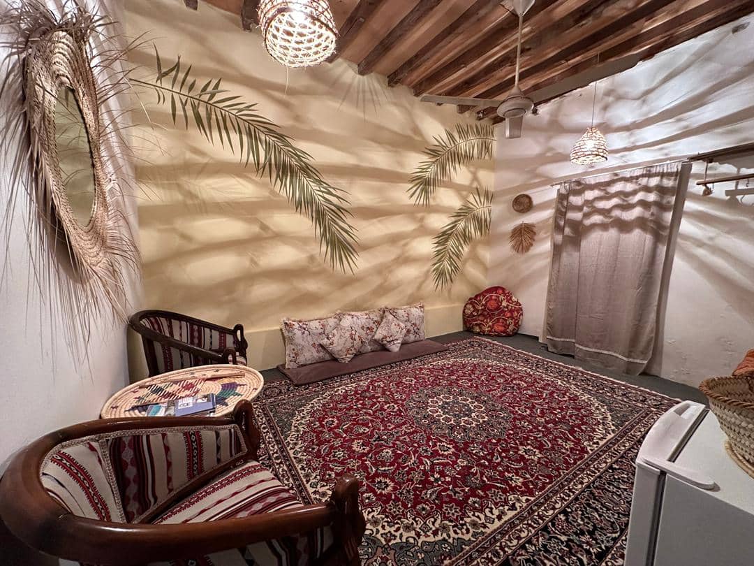 اجاره بومگردی سنتی نزدیک ساحل - کنگان - اتاق نخل