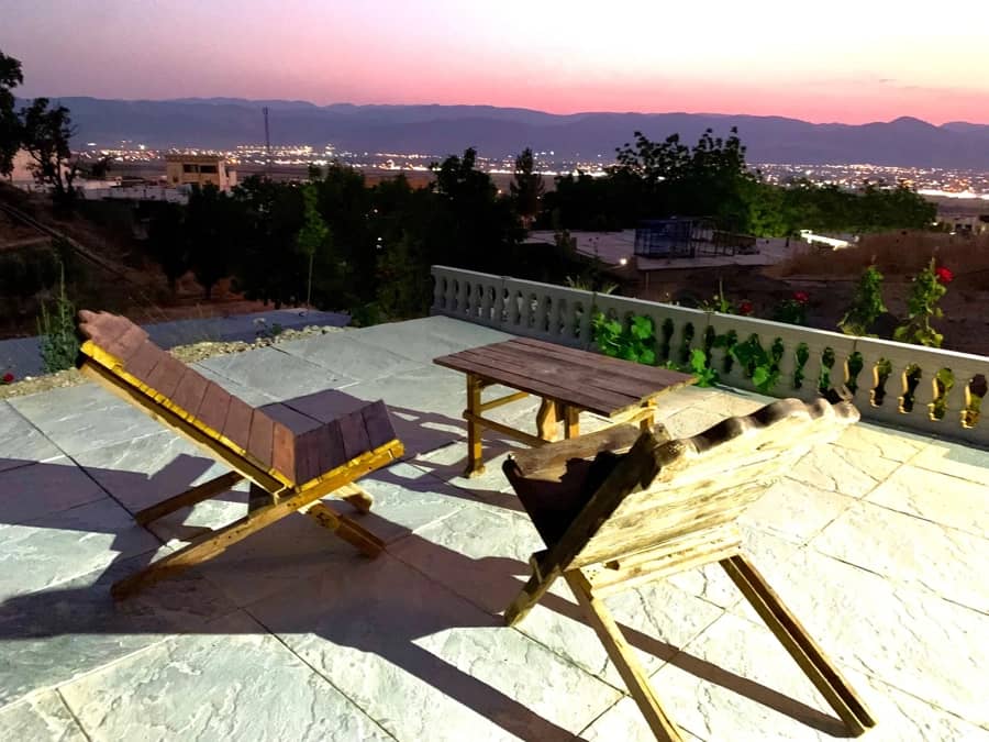  کلبه سوئیسی در جاده سروک یاسوج نما کلبه سوئیسی 