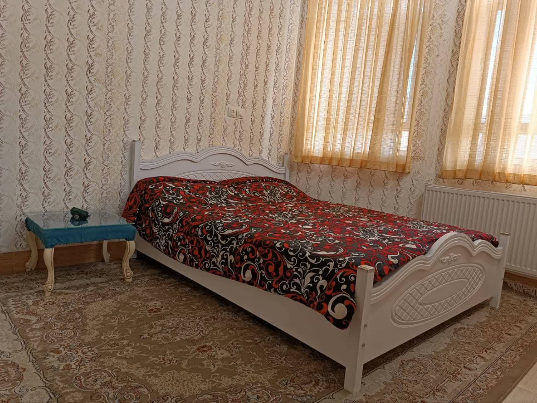 آپارتمان در بلوار پاسداران یزد - طبقه همکف  سالن 