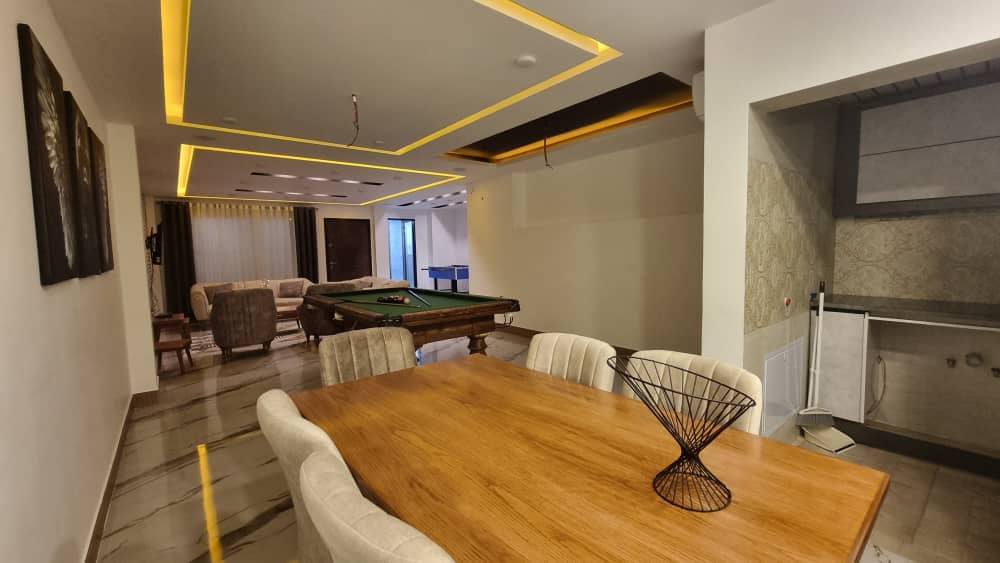 ویلا ساحلی با استخر سرپوشیده آبگرم در احمدآباد سرخرود سالن