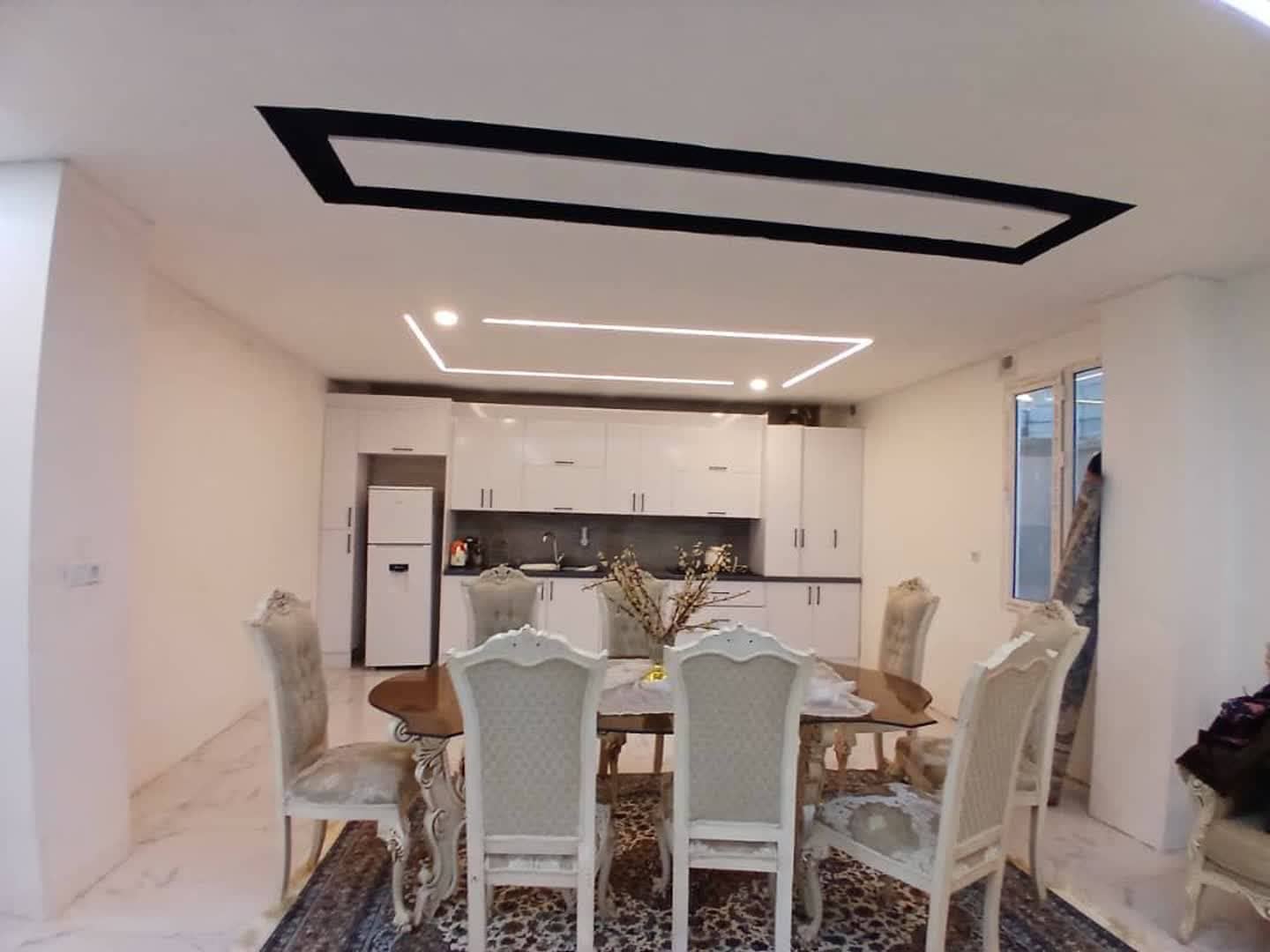 ویلا با استخر روباز آبسرد در حومه شهر شیراز  نما ویلا 