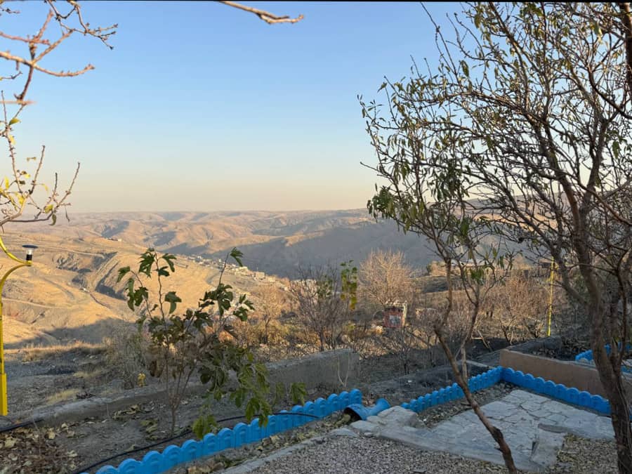 اقامتگاه بومگردی در روستا ازغد طرقبه - بابونه  نما واحد بابونه 