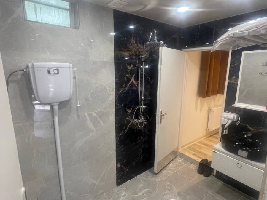 هتل آپارتمان در منطقه اجابیت کلاردشت - وی ای پی نما و حیاط