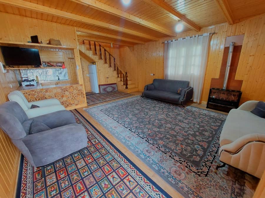 کلبه چوبی دوبلکس در روستای کاردر کلا - شیرگاه  تراس و چشم انداز 