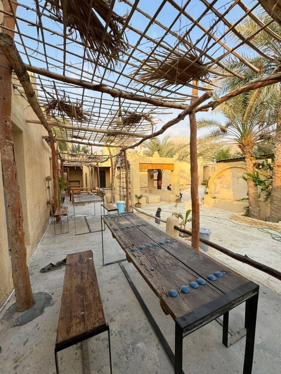 بومگردی در روستا فومستان پارسیان - فاروق  حیاط اقامتگاه 