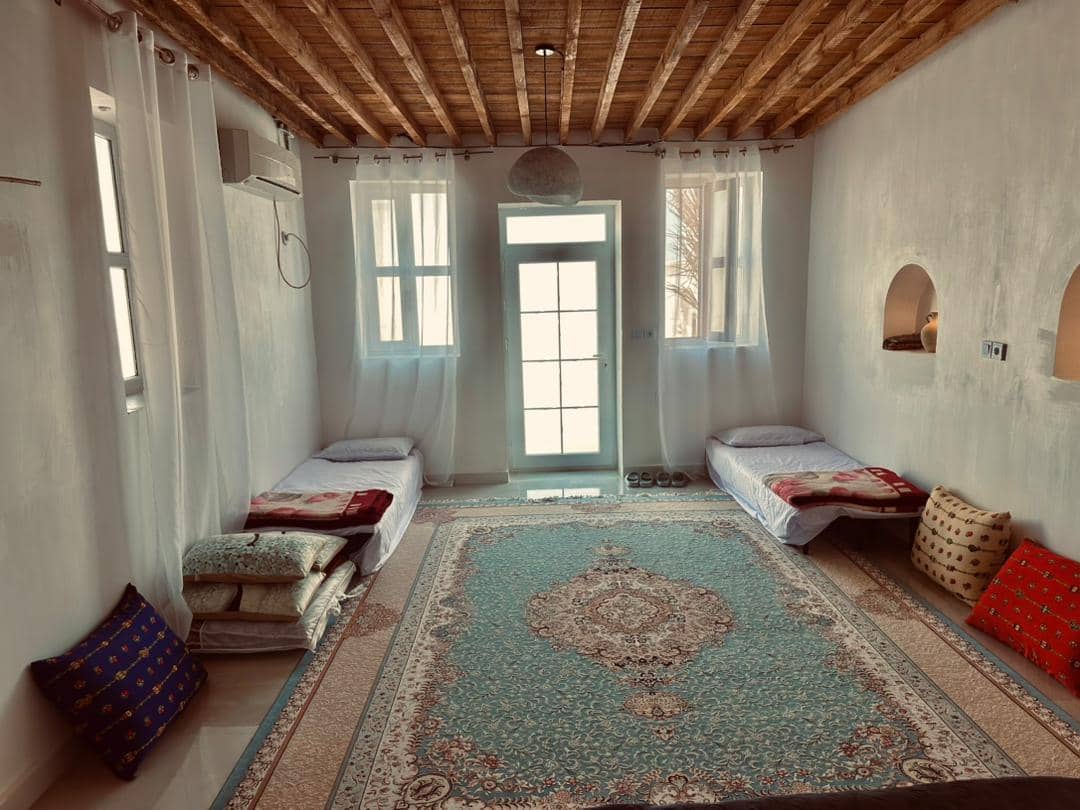 اجاره اتاق vip چهارتخته در سهیلی قشم - نزدیک ساحل حیاط