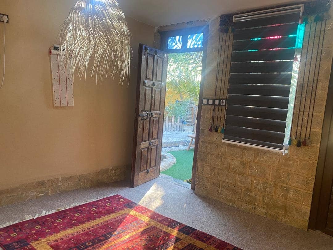 اقامتگاه بومگردی ساحلی در روستای جبرانی بندر دیر  نمای ورودی واحدها 