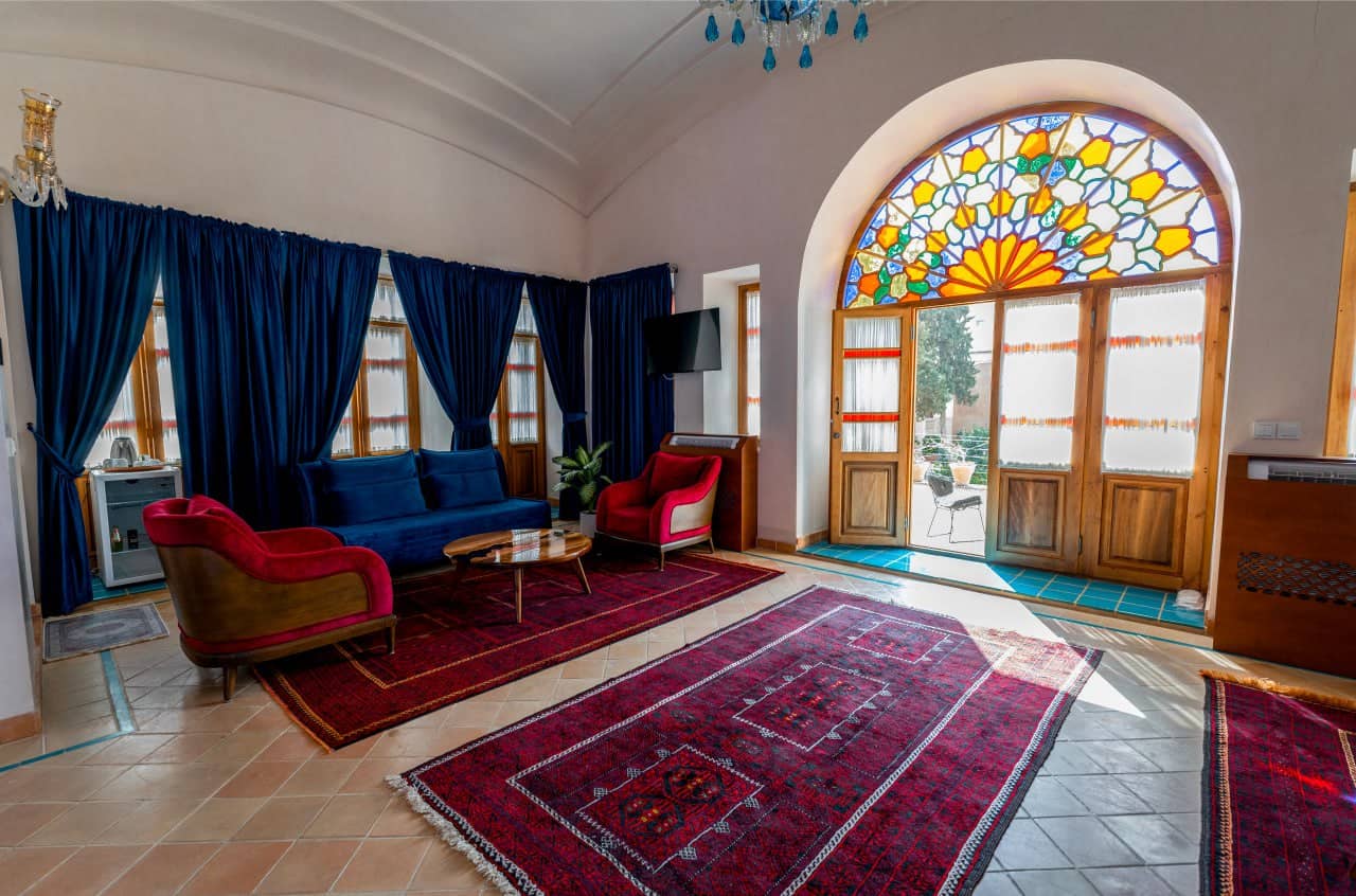 اقامتگاه سنتی در خیابان فاضل نراقی کاشان - 110 شاهنشین فضای نشیمن اتاق