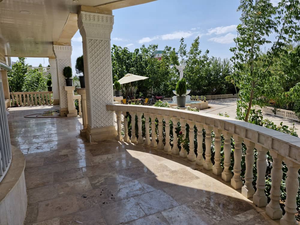 ویلا با استخر سرپوشیده آبگرم و جکوزی آبگرم در روستای کدیان قلات نما ویلا