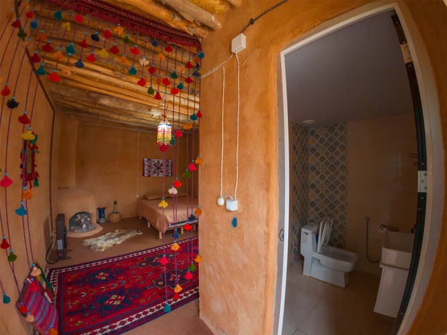 بومگردی در روستای بادبر ‌مزایجان - آذر  اتاق 