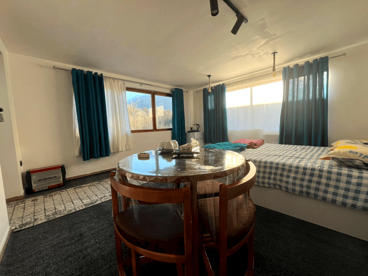 اجاره کلبه جنگلی جکوزی دار در روستا سیوا تنکابن - نیشا  نما کلبه 